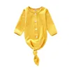 Borse a pelo appena nati Anti-Kick Pulsanti solido Pigiama Camicia da notte Baby NightGowns Infante Soft Cotton Swaddles Primavera Autunno NightGowns Involtini BYP703