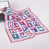 La nouvelle soie de mûrier 53cm motif géométrique dames mode petite boîte petits foulards carrés écharpe étudiant