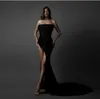 2020 Enkla generösa kvällsklänningar hot sälja sexig svart strapless domstol tåg prom klänning satin ärmlös skräddarsydda festklänning billigt