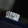 2019 Vendita calda Gioielli di lusso Argento sterling 925 Taglio smeraldo Topazio bianco CZ Pietre preziose Diamanti Eternità Anello di fidanzamento per matrimonio da donna