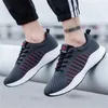 Hochwertige rutschfeste Chaussures Modedesigner-Schuhe Trainer Weiß Schwarz Kleid De Luxe Sneakers Männer Frauen Laufschuhe