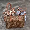 Leopard cow helg handväska stor kapacitet resa tote handtag sport yoga totes lagring moderskap väska päls weekend väskor 17inch rra3164