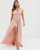 2022 Blush Pink Lace Pleated Formell aftonklänning V-ringning Chiffon split plus storlek lång prom maxi brudtärklänningar skräddarsydda