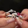 Schädel Finger Silber weibliche Eheringe Set für Frauen Mädchen rotes Herz Kristall CZ Rose Blume Skelett Gothic Schmuck Geschenk Ring