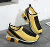 2023 popolare designer unisex donna uomo scarpe da ginnastica scarpe casual in rete giallo donna blu nero uomo calzini bianco rosso scarpe stivali 35-46