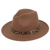 Mode brede runder fedora hoeden luipaard print riem decoreren wol vilt fedoras hoed caps mannen vrouwen jazz panama cap trilby sombrero264m