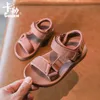 Moda 2020 Novos sapatos infantis para bebês Simples dedo aberto Sandálias infantis Meninas Meninos Crianças grandes Sapatos de praia com fundo macio 1 - 12 anos1