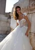 Robe de mariée élégante, sans bretelles, sans manches, avec des appliques, avec traîne de balayage