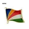 El Salvador Flag Lapel Pin FlagバッジラペルピンバッジブローチKS0150