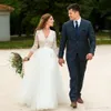 Incredibili abiti da sposa sexy più nuovi scollo a V 3/4 manica lunga lunghezza del pavimento applicazioni di pizzo giardino spiaggia abiti da sposa vestido de noiva