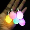 Kolor Zmiana LED Światła Mini Żarówka Brelok Brelok Keychain RGB Koraliki Klucz Pierścień Wisiorek Lampa Para Breloczek Na Boże Narodzenie Prezenty Dzieci Zabawki