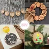 50 stks Kerst Ornamenten Hout DIY Kleine Hout Discs Cirkels Schilderen Ronde Pine Slakken W / Hole N JUTES Feestartikelen 6cm-7 cm