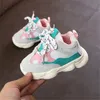 Yeni Sonbahar Bebek Kız Erkek Toddler Bebek Rahat Koşu Ayakkabıları Yumuşak Alt Rahat Dikiş Renkli Çocuk Sneaker