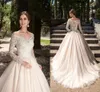 Vestidos de Noiva Vestios de Novia A-Linha A Laço V-Pescoço Appliques Mangas Longa Jardim Elegante Botão Botão Nupcial Vestidos Com Vista Retrocesso 2020 Novo