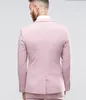 Yeni Geri Vent İki Düğme Pembe Düğün Damat Smokin Çentik Yaka Groomsmen Erkekler Balo Blazer Suits (Ceket + Pantolon + Kravat) 130
