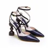 Heiße Sale-Damen-Sandalen-Schuhe Les Camil Holz-Pumps aus Wildleder mit runden, spitzen Zehen und Riemen mit geometrischem Absatz