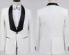 Nieuwe Mode Wit Bruidegom Tuxedos GroomsMen One Button Sjaal Kraag Beste Man Pak Bruiloft Heren Blazer Pakken (jas + Broek + Vest + Strikje)