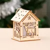 Cabina luminosa di Capodina luminosa di Capodanno di Capodanno di Capodanno con cottage in legno chiaro con decorazione di cottage in legno chiaro JXW4171951808