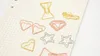 33 Style Mini Metal Papper Klipp Guld Ovala Plommon Blossom Triangle Papper Klipp Bokmärke Memo Planner Klipp Skolkontor Stationery Supplies