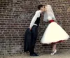 Rock and Roll Gothic Wedding Dresses With Red Sash A Line Kne Length Boho Tulle kort brudklänning billig plusstorlek bröllopsklänningar8153537