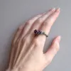Мода - нерегулярное фиолетовое каменное кольцевое оружие черные ювелирные изделия латунные кольца пальцев размером 7/8/9 дамы новейшие украшения