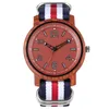 Nieuwe natuurlijke houten horloge Vogue ronde wijzerplaat nylon banden klok retro zwart rood hout horloges analoge kwarts polshorloge voor mannen cadeau3118215