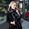 Groothandel- herfst winter ons zwarte rode plaid lange sjaals vintage vrouwen zachte imitatie kasjmier sjaals pashmina goede kwaliteit lange sjaal