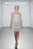 Krótkie Suknie ślubne Linii Sexy Sheer V Neck 3D Kwiat Aplikacje Suknie Ślubne Plaża Mini Summer Sukienka ślubna