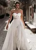 2020 Новые кружевные аппликационные матерью невесты костюмы комбинезоны с отъемными юбками Милая Тульское пляжное свадебное платье Boho Bridal Pram