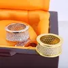 Novidade moda feminina 316 letras de aço titânio diamante completo em forma de arco casamento noivado banhado a ouro 18K anéis largos de 13 cm 5818603
