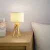 Scandinavische slaapkamer nachtkastje lamp woonkamer massief houten studeerkamer creatief warm romantisch huis eenvoudige moderne tafellampen voor slaapkamer