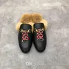 Kış erkek yün terlikleri klasik tasarımcı tembel düz baotou flip flops% 100 deri bayan slaytlar süet mektup cowhide metal erkeklerle kürk kadın ayakkabıları büyük boy 35-42-46