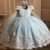 Lace moderne robe de bal appliquée bleu robes de fille de fleur sans arrière pour le cou de joyau de mariage perle en bas âge