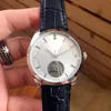 Orologio da uomo di lusso Quadrante in zaffiro da 40 mm Movimento automatico coassiale Tourbillon Cinturino in pelle con retro trasparente vuoto Elegante orologio da uomo