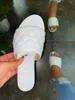 여성 여름 가죽 직조 비치 슬리퍼 오픈 토 프 플랫 힐 샌들 우아한 섹시한 야외 슬라이드 여성 신발 2020 New Fashio