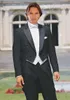 Nowy Custom Made Black Tailcoat Groom Tuxedos Peak Lapel Najlepszy człowiek Groomsmen Mężczyźni Garnitury Ślubne Oblubienia (Kurtka + Spodnie + Kamizelka + Kierunek) 1496