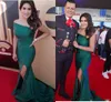 Smaragdgroene split lange prom jurk charmante schouder mouwloze ruches geplooid formele beroemdheid avond sexy Arabische zeemeermin feestjurken