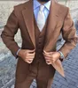 Brown Wedding Groom Tuxedos dla Groomsmen Prom Dinner Man Suit Notch Lapel 3 Piece Men Garnitury Best Man Blazer (kurtka + spodnie + krawat + kamizelka)