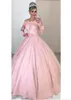 2020 Ny rosa arabisk bollklänning quinceanera klänningar Långärmade Lace Appliques Beaded Sash Detachable Train Party Prom Evening Gowns Wear