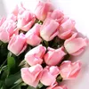 biri Yapay Güller Çiçek İpek Gerçek Dokunmatik Gül Düğün Centerpieces Ev Partisi Dekoratif Çiçek için 21.26" Stems