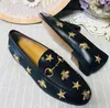 Designer Mules Princetown Flat Soled Casual Shoes Authentic Cowhide Metal Buckle Ladies Skor Läder Män Kvinnor Trample Shoes35- 42