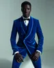 Beau Velveteen Groomsmen Châle Revers Groom Tuxedos Hommes Costumes Mariage / Bal / Dîner Meilleur Blazer Homme (Veste + Pantalon + Cravate + Gilet) 117
