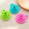 Imbuto pieghevole in silicone Trasferimento di sottopacchetti liquidi Pieghevole Tramoggia pratica Gadget da cucina Tramoggia Strumento di cottura 3 colori