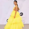 Tapis rouge robes jaunes tenue de soirée col en V profond Tutu tulle robes de fiesta niveaux coupés côtés pas cher robe de bal 1748783