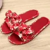 Venda Quente-Slipper Coréia e Satins Bow Furnishing Sandálias Não-deslizamento Ventilação Casa Mulheres Cool Seda Pano Sapatos Mulher Zapatos Mujer