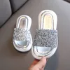 Tjejer Tofflor Barnskor Sommar Glitter Sequin Tofflor Utomhus Barn Strandskor Prinsessan Sandal Flat Outdoor Flip Flop