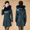 2019 Winter Leder Baumwolle gefütterte Mäntel Neue Frauen Mittleren Alters Mit Kapuze Dünne Leder Jacke Warme Mittel Lange Oberbekleidung Plus größe 8XL