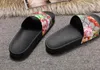 2020 new Designer Rubber slide fashion sandal Floral brocade men slipper Gear bottoms Flip Flops women striped Beach causal slippe eur36-41