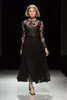 Ny A-Line Black Lace Gothic Korta Färgglada Bröllopsklänningar Med Långärmade Tappning Te Längd Informella Bröllopklänningar Non White