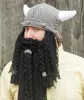 Herrhandgjorda stickade långt skägg viking horn hatt rolig galen skid cap barbarian cool mössa mössa halloween semesterfest gåva